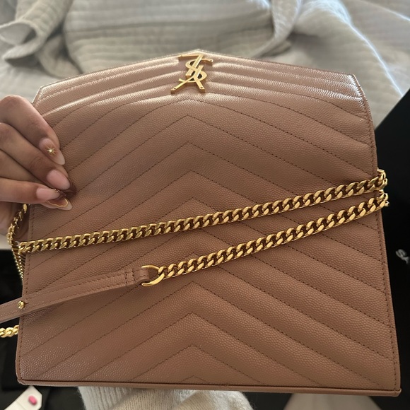 CASSANDRE ENVELOPE CHAIN WALLET IN LAMBSKIN
DUSTY GREY - Picture 3 of 3